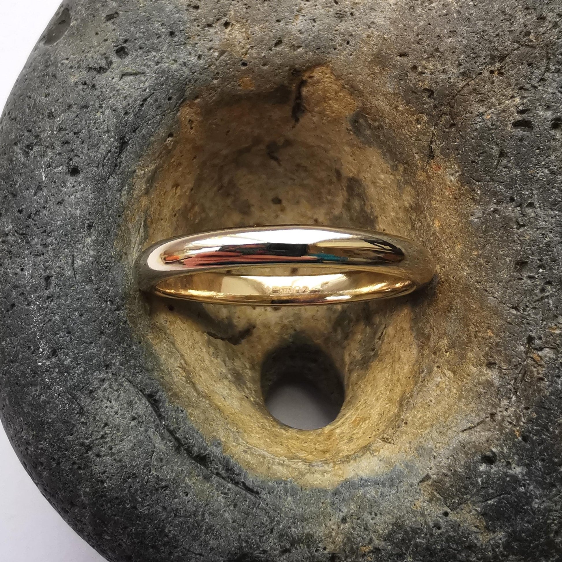 9ct Gold D-Shaped Wedding Band Ring - Size U - Not Lost Jewellery
